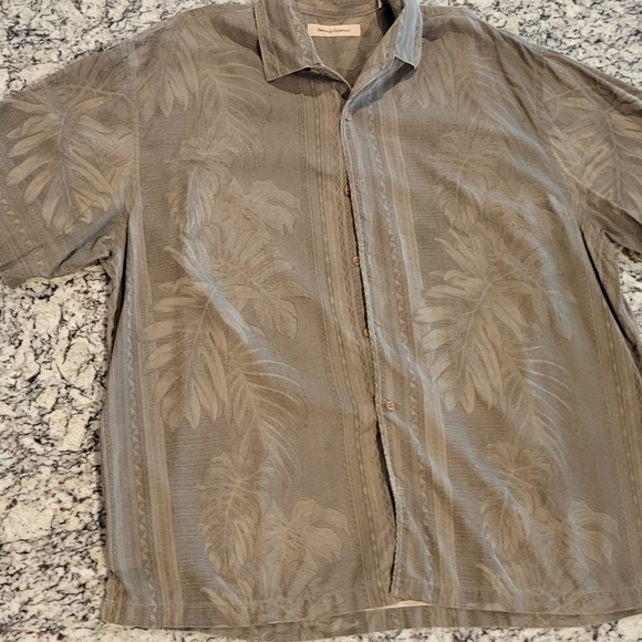 Various XXL Silk Tommy Bahama Shirts - Picture 8 of 8